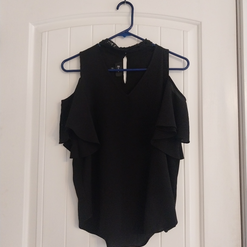 Womens Black blouse short sleeve open shoulder top size medium